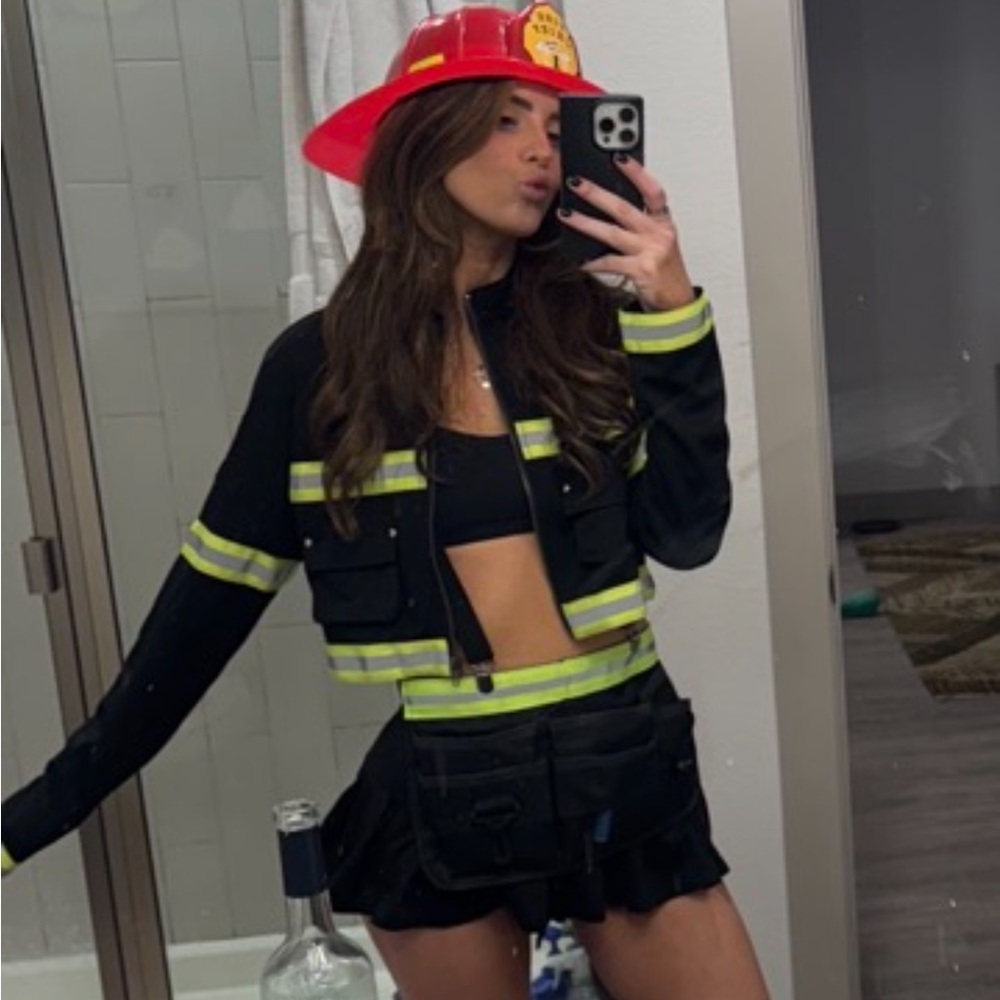 DOLLS KILL 911 FIREFIGHTER COSTUME TRICKZ N’ TREATZ